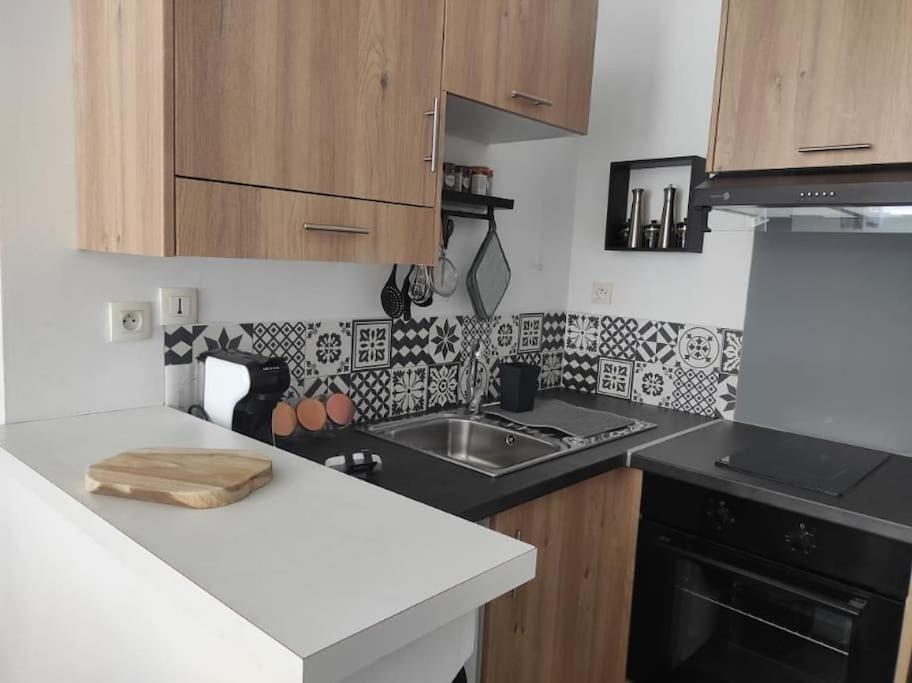 Fadil Appartement Valenciennes Buitenkant foto